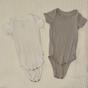 NWOT Kyte BABY White and Gray Bamboo Bodysuits